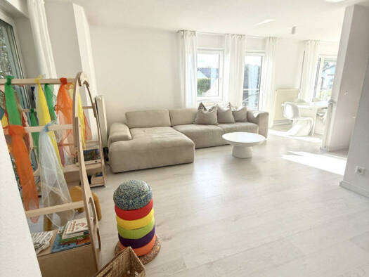 Haus zur Miete 1.400 € 5,5 Zimmer 127 m² 204 m² Grundstück Stadtgebiet Göppingen 73035