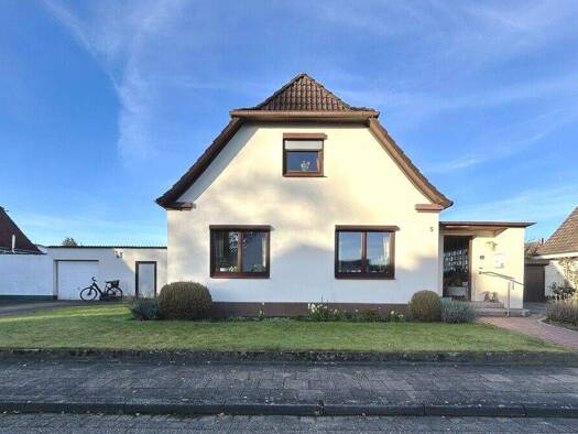 Einfamilienhaus zum Kauf 299.000 € 6 Zimmer 134,7 m² 1.143 m² Grundstück Tungendorf Neumünster 24536