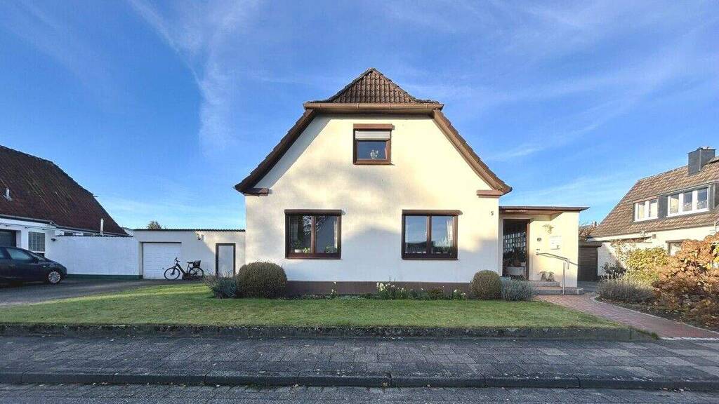 Einfamilienhaus zum Kauf 299.000 € 6 Zimmer 134,7 m² 1.143 m² Grundstück Tungendorf Neumünster 24536