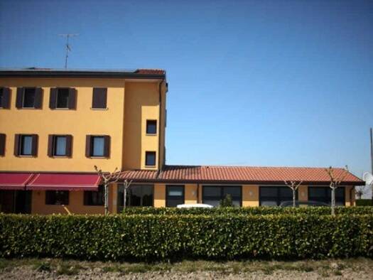Mehrfamilienhaus zum Kauf 370.000 € 9 Zimmer 300 m² 2.000 m² Grundstück Eraclea 30020