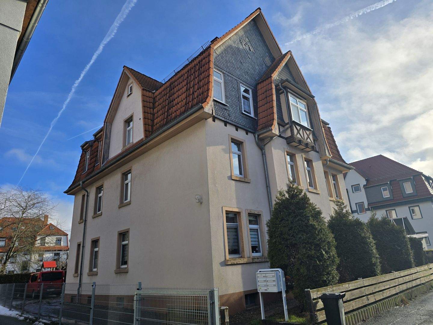 Immobilie in Gotha - Rentables Mehrfamilienhaus mit Stellplätzen in ruhiger Lage in Gotha - Bild 2