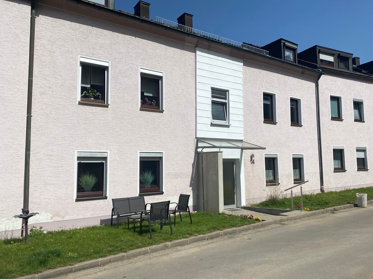 Wohnung zum Kauf 139.000 € 3 Zimmer 89,5 m²<br/>Wohnfläche 2.<br/>Geschoss Neustadt Neustadt an der Waldnaab 92660