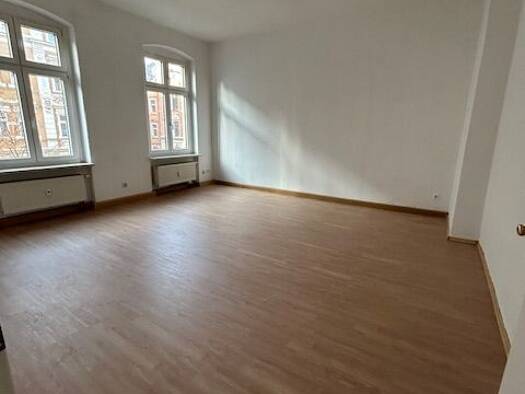 Wohnung zur Miete 420 € 3 Zimmer 84 m² frei ab sofort Greiz 07973