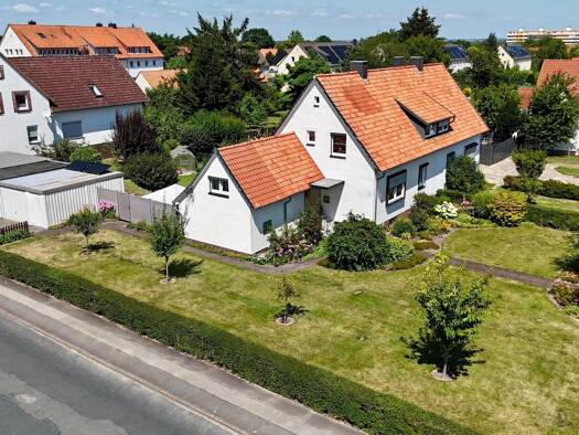 Doppelhaushälfte zum Kauf 355.000 € 6 Zimmer 140 m² 949 m² Grundstück Barsinghausen Barsinghausen 30890