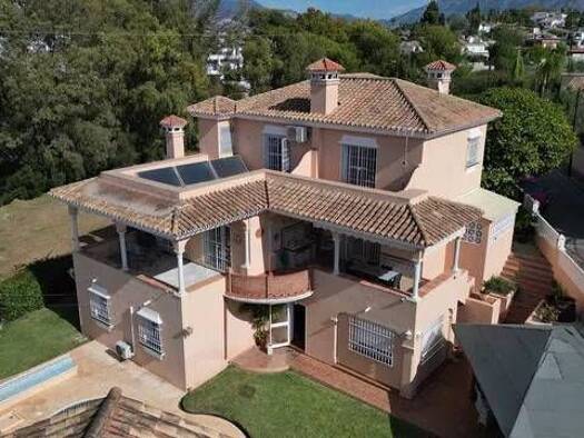 Chalet zum Kauf 1.350.000 € 6 Zimmer 528 m² Calle Guadalajara Marbella 29670