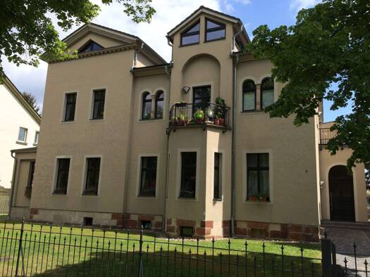 Wohnung zur Miete 930 € 4 Zimmer 142,8 m² frei ab sofort Naumburg Naumburg (Saale) 06618