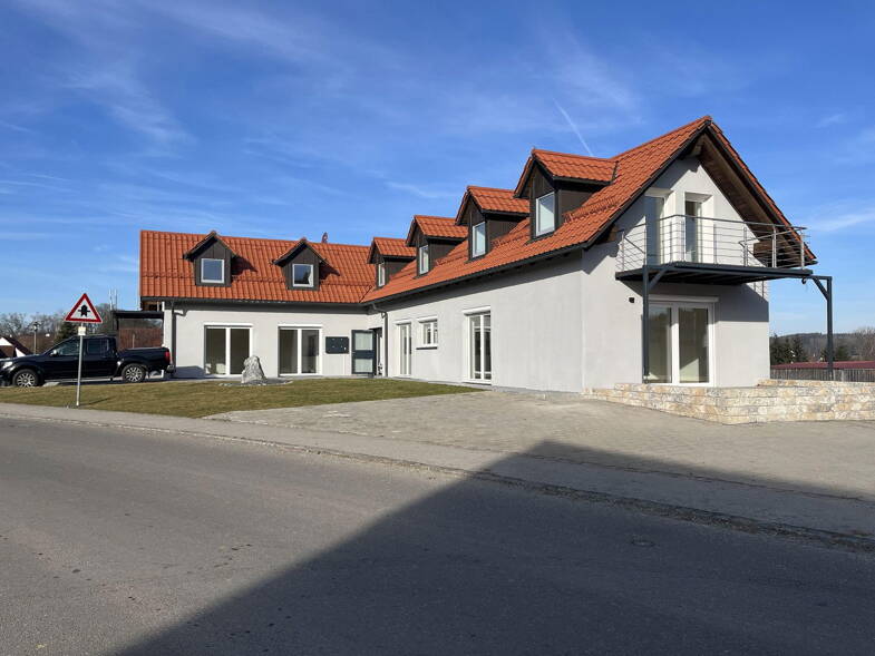 Mehrfamilienhaus zum Kauf provisionsfrei 1.400.000 € 10 Zimmer 326 m² 908 m² Grundstück Leutenbergstraße 2 Oberkammlach Kammlach 87754