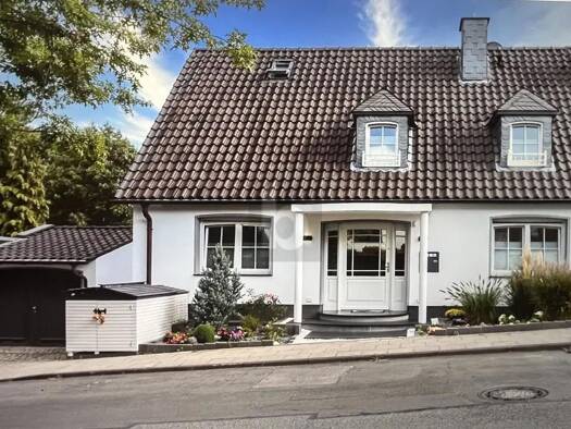 Reihenendhaus zum Kauf 1.100.000 € 7 Zimmer 240 m² 600 m² Grundstück Bergerhausen Essen 45136