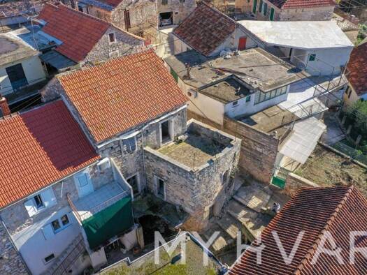 Haus zum Kauf 100.000 € 7 Zimmer 155 m² Jelsa