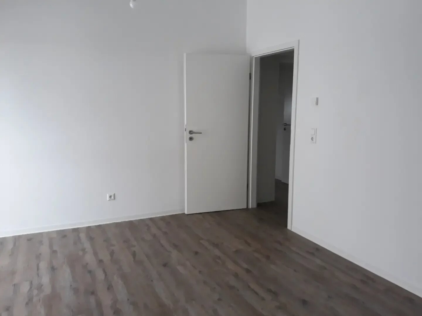 Wohnung zum Kauf provisionsfrei 162.000 € 6 Zimmer 128 m²<br/>Wohnfläche ab sofort<br/>Verfügbarkeit Mentzingerstraße Gondelsheim 75053