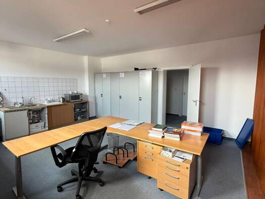 Bürogebäude zur Miete provisionsfrei 1.800 € 5 Zimmer 180 m² Bürofläche Seckbach Frankfurt am Main 60388