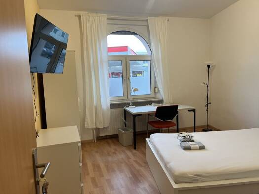WG-Zimmer zur Miete 399 € 16 m² EG frei ab sofort Erlanger Straße 5 Thon Nürnberg 90425