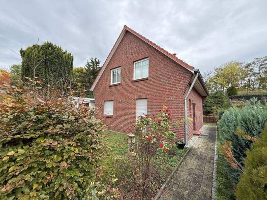 Einfamilienhaus zum Kauf 250.000 € 101 m² 565 m² Grundstück frei ab sofort Am Storchennest 46 Weißenfels 06667