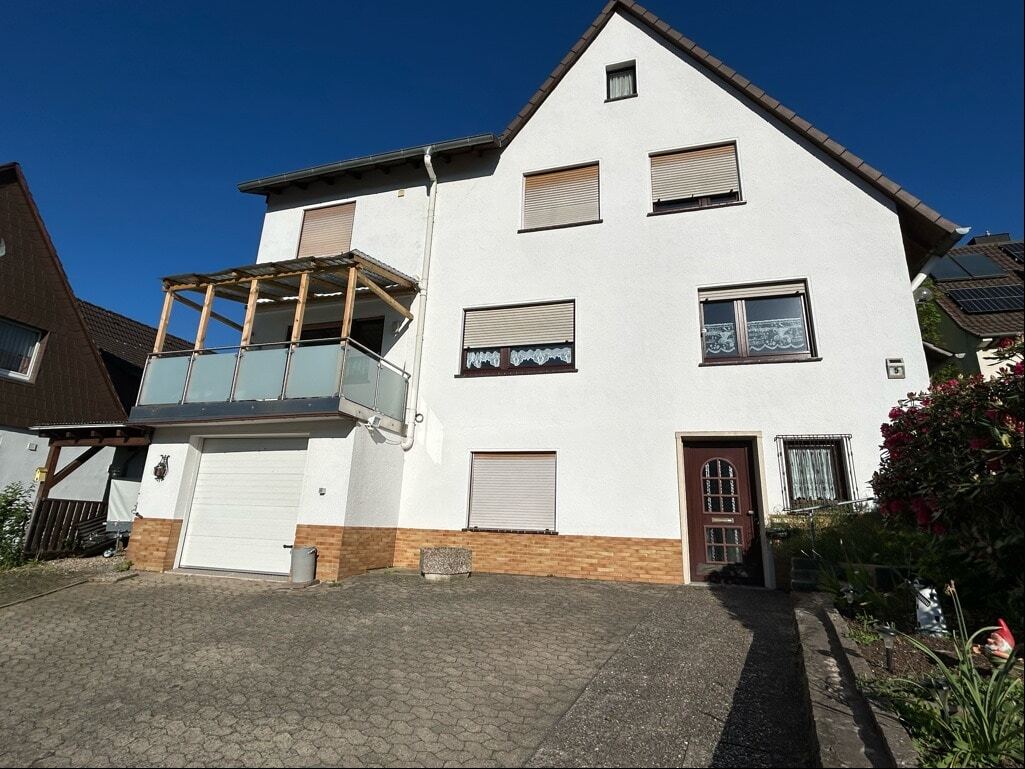 Mehrfamilienhaus zum Kauf 329.000 € 10 Zimmer 146 m²<br/>Wohnfläche 669 m²<br/>Grundstück 01.10.2024<br/>Verfügbarkeit Rotenburg Rotenburg 36199