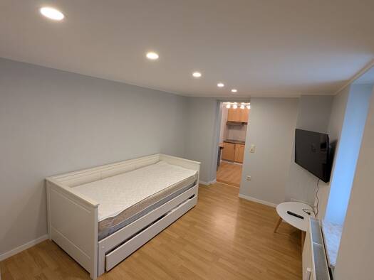 Wohnung zur Miete auf Zeit 320 € 1,5 Zimmer 32 m² Hildburghausen Hildburghausen 98646