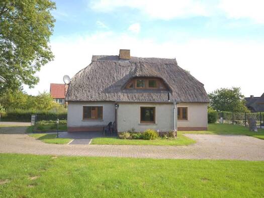 Haus zum Kauf 280.000 € 4 Zimmer 137 m² 1.000 m² Grundstück Altensien 1 Altensien Sellin 18586