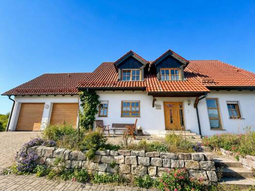 Einfamilienhaus zum Kauf 420.000 € 1 Zimmer 185 m² 2.328 m² Grundstück frei ab sofort Weisbrunn Eltmann 97483