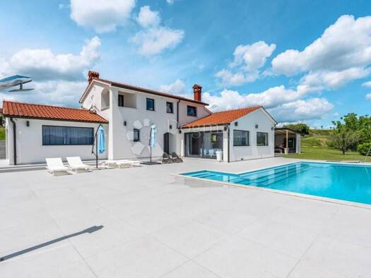 Haus zum Kauf 1.400.000 € 6 Zimmer 200 m² Motovun Motovun