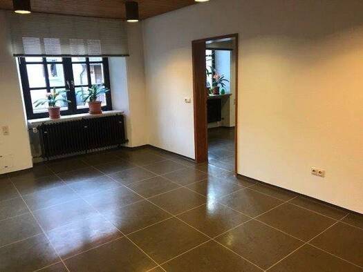 Bürofläche zur Miete provisionsfrei 600 € 3 Zimmer 75 m² Bürofläche Weinstraße 5 Volkach Volkach 97332