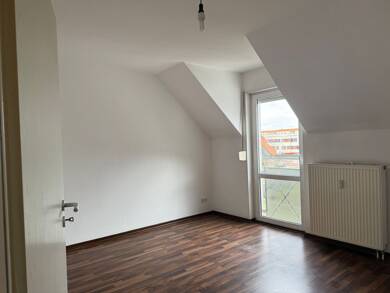 Wohnung zur Miete 670 € 3 Zimmer 86,6 m² Dachgeschoss, 3. Geschoss frei ab sofort Felsenbirnenstraße 8 Paunsdorf Leipzig 04329