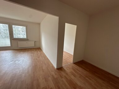 Wohnung zur Miete 280 € 3 Zimmer 56,1 m² 3. Geschoss frei ab sofort Schulstr. 8 Thurm Mülsen 08132