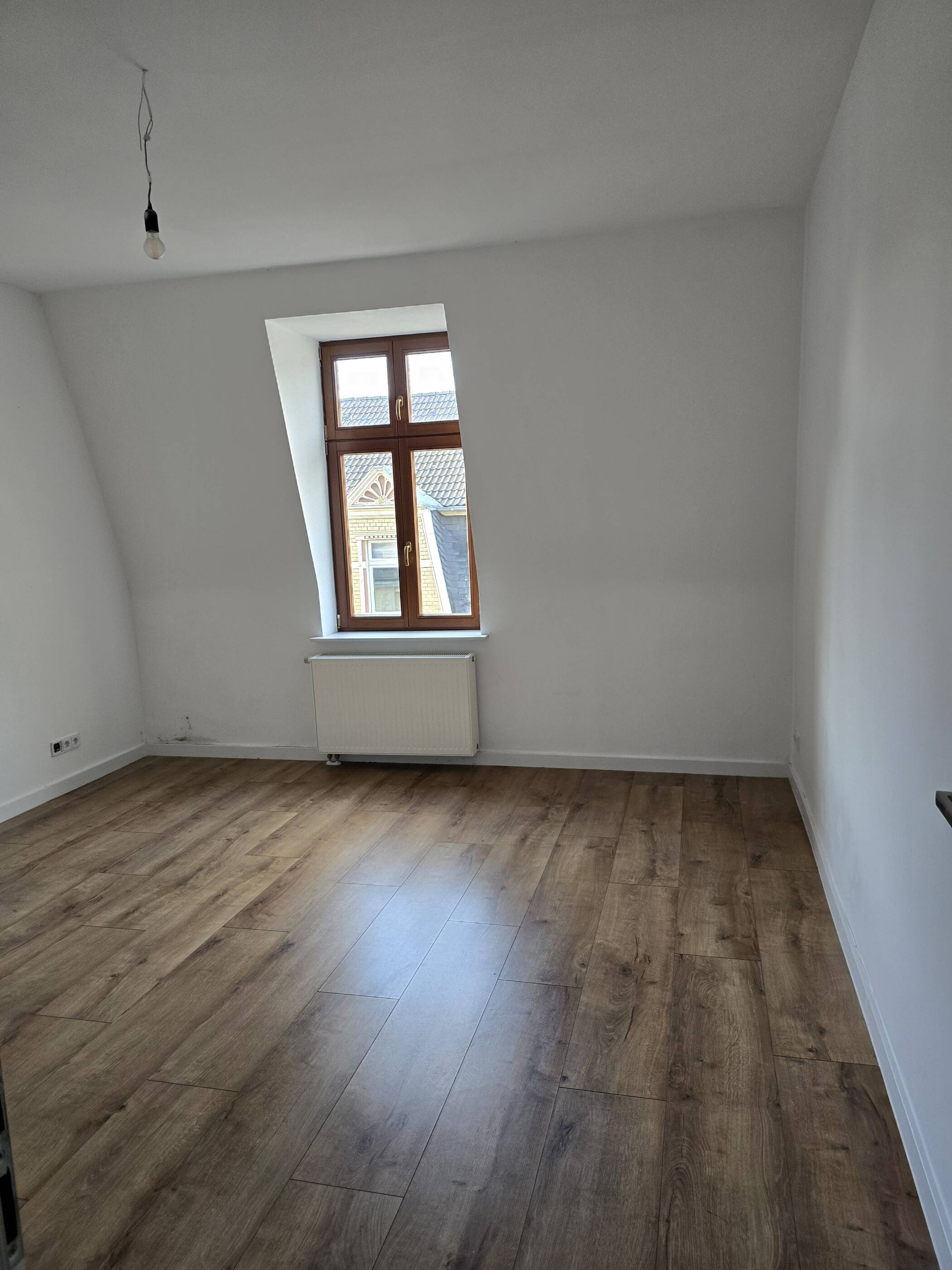 Charmante 4-Zimmer-Dachgeschosswohnung in Wuppertal – Buchenstraße 40, 42119 Wuppertal – Vorschaubild 7