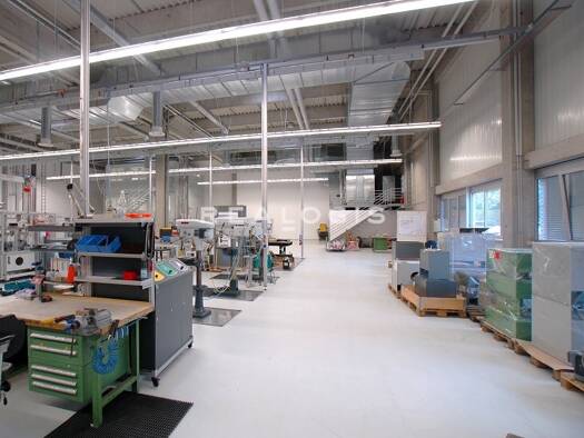 Halle/Industriefläche zur Miete - Erstbezug provisionsfrei 6.950 m² Lagerfläche teilbar ab 1.000 m² Kasernenviertel Regensburg 93053