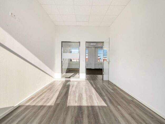 Bürofläche zur Miete 310,7 m² Bürofläche Hans-Riedl-Str. 19 Feldkirchen 85622