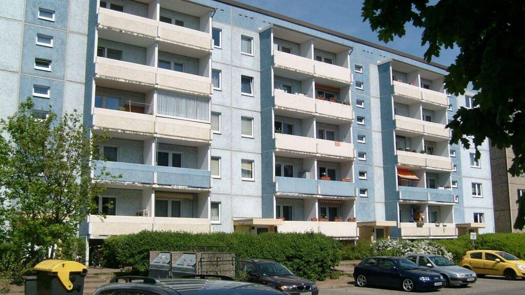 Wohnung zur Miete 284 € 3 Zimmer 60 m² 2. Geschoss Reitbahnweg 76 Reitbahnviertel Neubrandenburg 17034