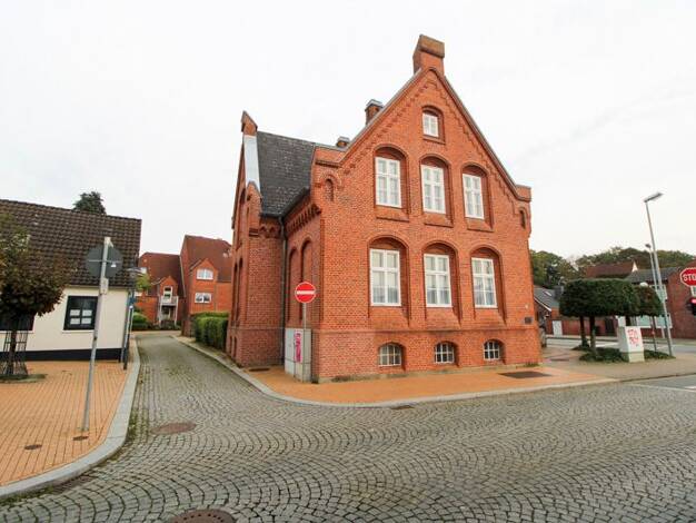 Wohnung zur Miete 420 € 2 Zimmer 38,4 m² 1. Geschoss Husum Husum 25813