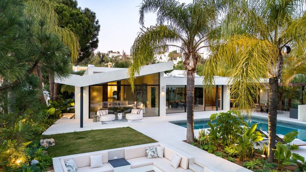 Villa zum Kauf 5.875.000 € 6 Zimmer 717 m² 1.562 m² Grundstück Marbella East 29600