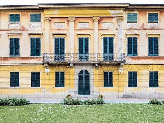 Haus zum Kauf 1.300.000 € 1.468 m² 3.000 m² Grundstück Capannori 55012