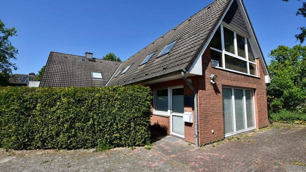 Mehrfamilienhaus zum Kauf 585.000 € 9 Zimmer 181 m² 2.851 m² Grundstück Bad Schwartau 23611