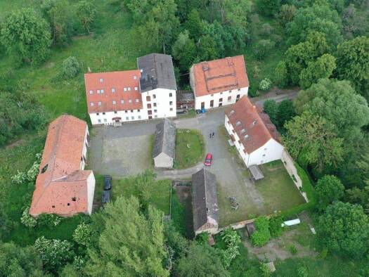 Mehrfamilienhaus zum Kauf als Kapitalanlage geeignet 359.000 € 46 Zimmer 1.128 m² 33.392 m² Grundstück Hedersleben 06458