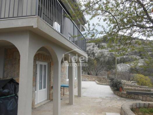 Haus zum Kauf 375.000 € 6 Zimmer 205 m² Lukovo, Senj Senj
