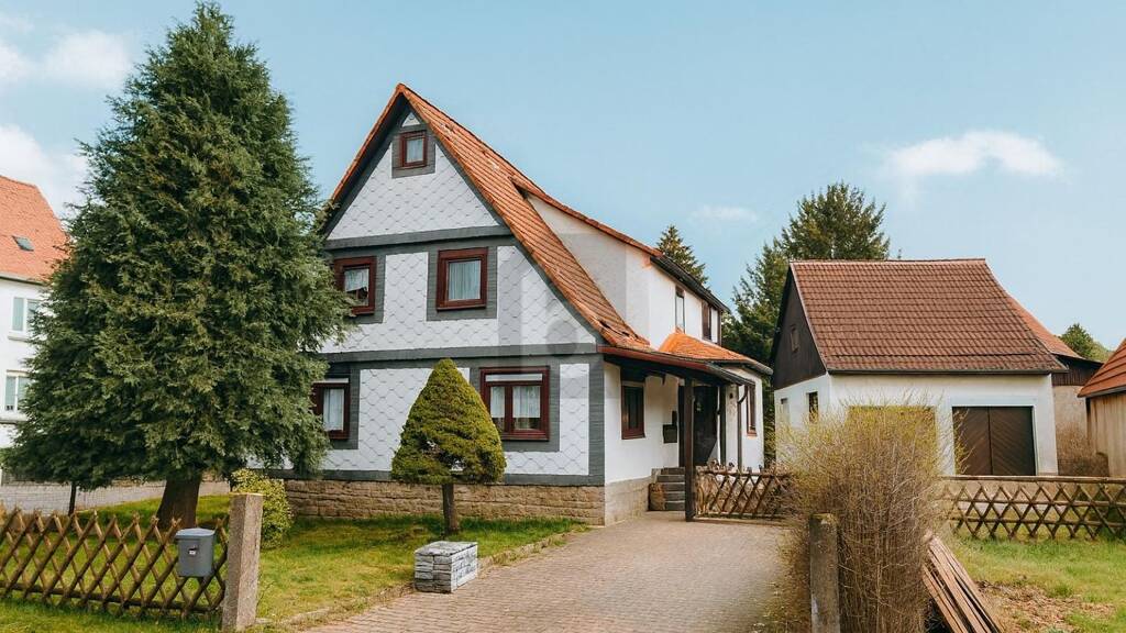 Einfamilienhaus zum Kauf 239.000 € 7 Zimmer 165 m² 1.500 m² Grundstück Hinternah Schleusingen 98553