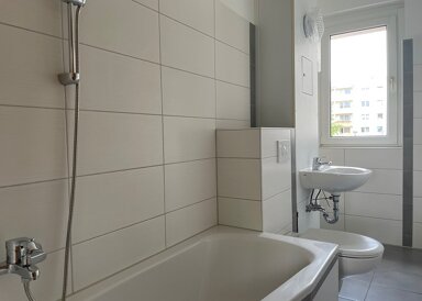 Wohnung zur Miete 306 € 3 Zimmer 59,9 m² 1. Geschoss frei ab 01.12.2024 Albert-Einstein-Straße 18 Oschersleben Oschersleben 39387