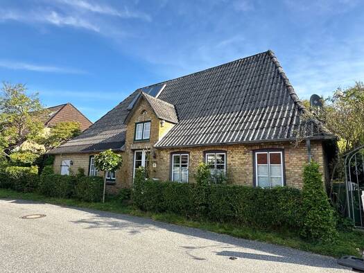 Einfamilienhaus zum Kauf 215.000 € 4 Zimmer 160 m² 807 m² Grundstück Schwabstedt 25876
