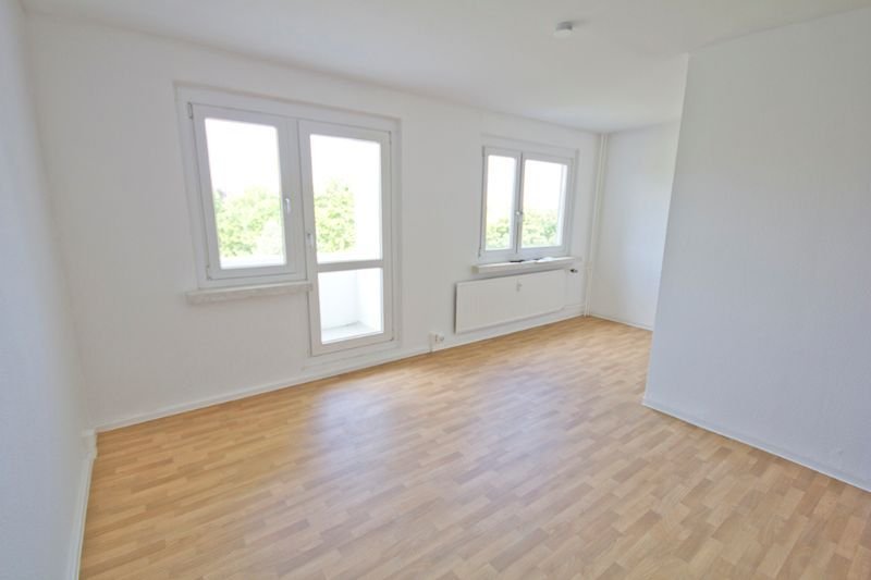 Wohnung zur Miete 265 € 1 Zimmer 30,7 m²<br/>Wohnfläche 3.<br/>Geschoss 01.12.2024<br/>Verfügbarkeit Waldmeisterstr. 19 Heide-Nord / Blumenau Halle (Saale) 06120