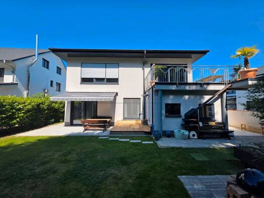 Villa zum Kauf 1.300.000 € 257 m² 617 m² Grundstück frei ab sofort Speyer 67346