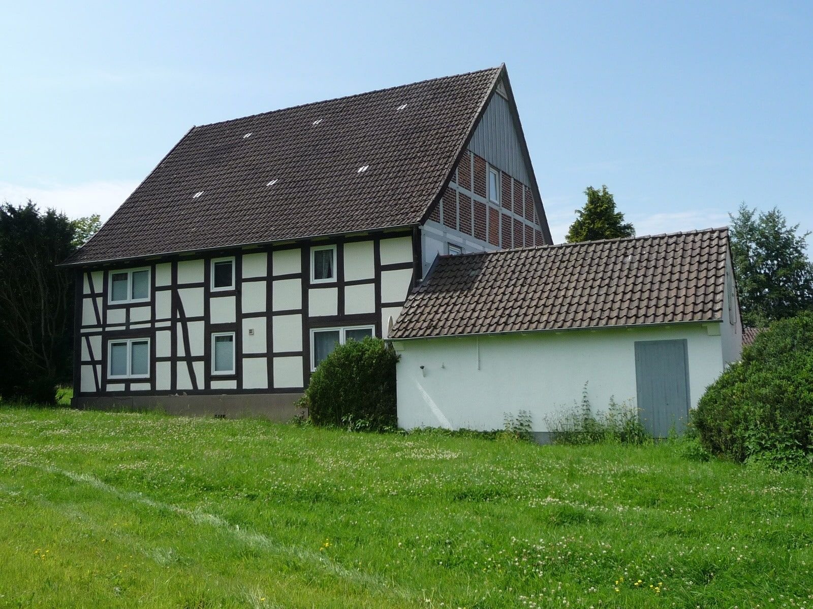 Einfamilienhaus zum Kauf 390.000 € 7 Zimmer 300 m²<br/>Wohnfläche 9.229 m²<br/>Grundstück Wendlinghausen Dörentrup 32694