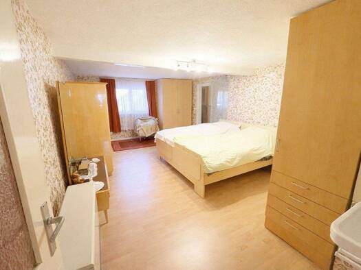 Einfamilienhaus zum Kauf 290.000 € 10 Zimmer 183 m² 320 m² Grundstück Höpfingen 74746