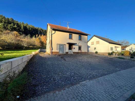 Einfamilienhaus zum Kauf 141.000 € 7 Zimmer 200 m² 726 m² Grundstück frei ab sofort Rimlingen Losheim am See 66679