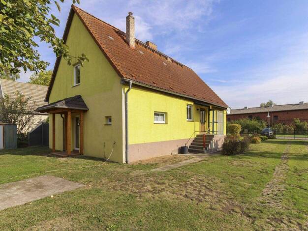 Einfamilienhaus zum Kauf 65.000 € 3 Zimmer 75,1 m² 2.086,1 m² Grundstück Neuendorf B Spantekow 17392