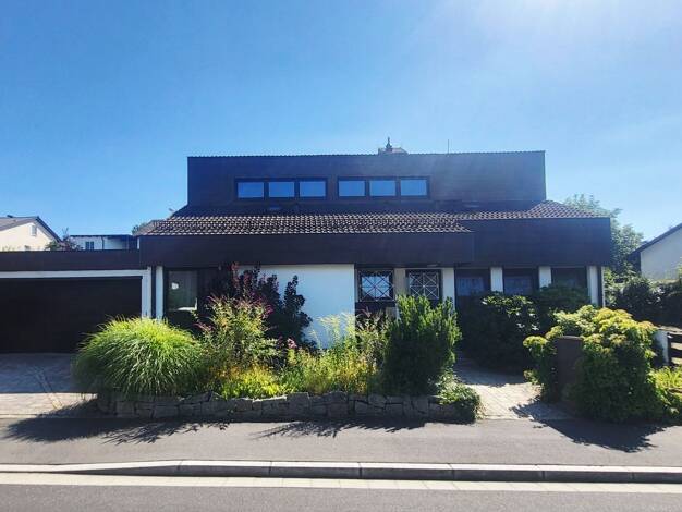 Einfamilienhaus zum Kauf 345.000 € 6 Zimmer 139 m² 833 m² Grundstück frei ab 01.09.2026 Neunkirchen Weiden in der Oberpfalz 92637