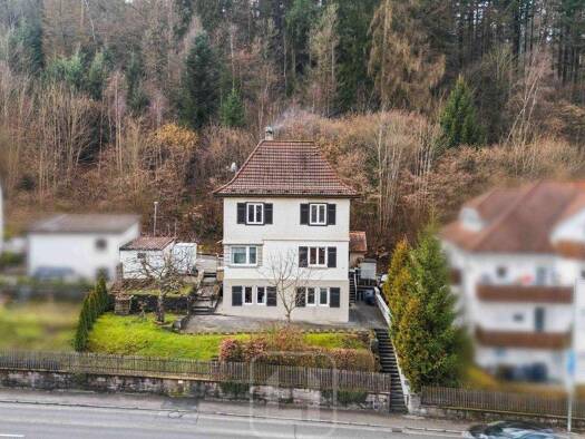 Mehrfamilienhaus zum Kauf 298.000 € 6 Zimmer 129,2 m² 388 m² Grundstück frei ab 15.04.2026 Calw 75365