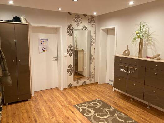 Wohnung zur Miete 1.100 € 4 Zimmer 97 m² Geschoss 2/4 frei ab sofort Rottendorf 97228