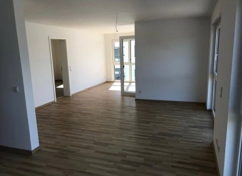 Wohnung zur Miete 770 € 2 Zimmer 73,6 m²<br/>Wohnfläche 2.<br/>Geschoss 01.03.2025<br/>Verfügbarkeit Rastpfuhl Saarbrücken 66113