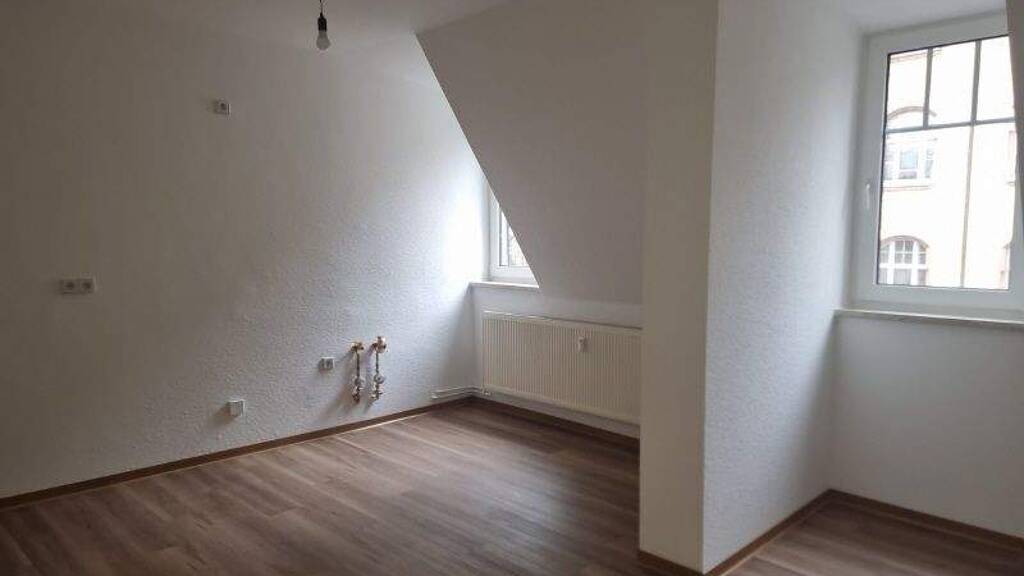 Wohnung zur Miete 270 € 2 Zimmer 45 m² 4. Geschoss Crimmitschau 08451