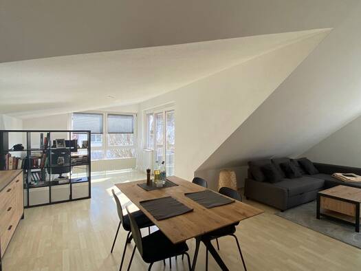 Wohnung zur Miete 790 € 2 Zimmer 79 m² Geschoss 2/3 frei ab 01.01.2027 Gerbrunn 97218